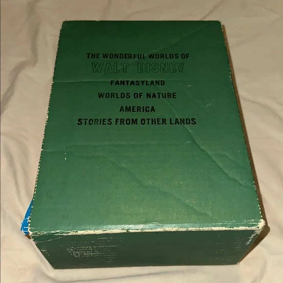 Disney *Vintage* 1965 The Wonderful Worlds of Walt Disney Four-Volume Boxed Set - Picture 5 of 16